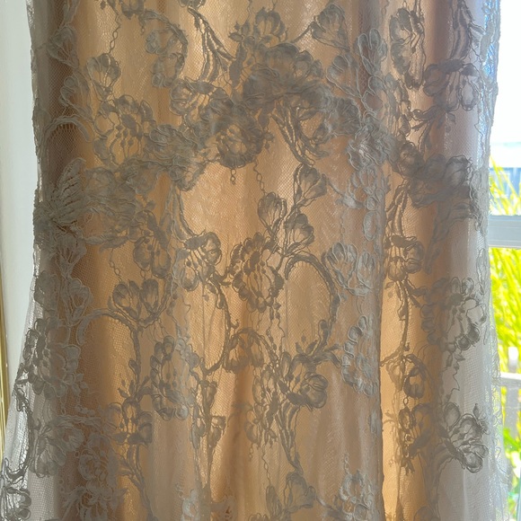 Floravere Wedding Sample Dress Designed in Los Angeles - Picture 5 of 16